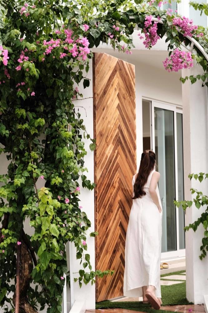 Bên trong căn biệt thự 30 tỷ của nữ hoàng giải trí vừa bị trộm ''ghé thăm&quot; &quot;cuỗm bay&quot; gần 4 tỷ - Ảnh 5.