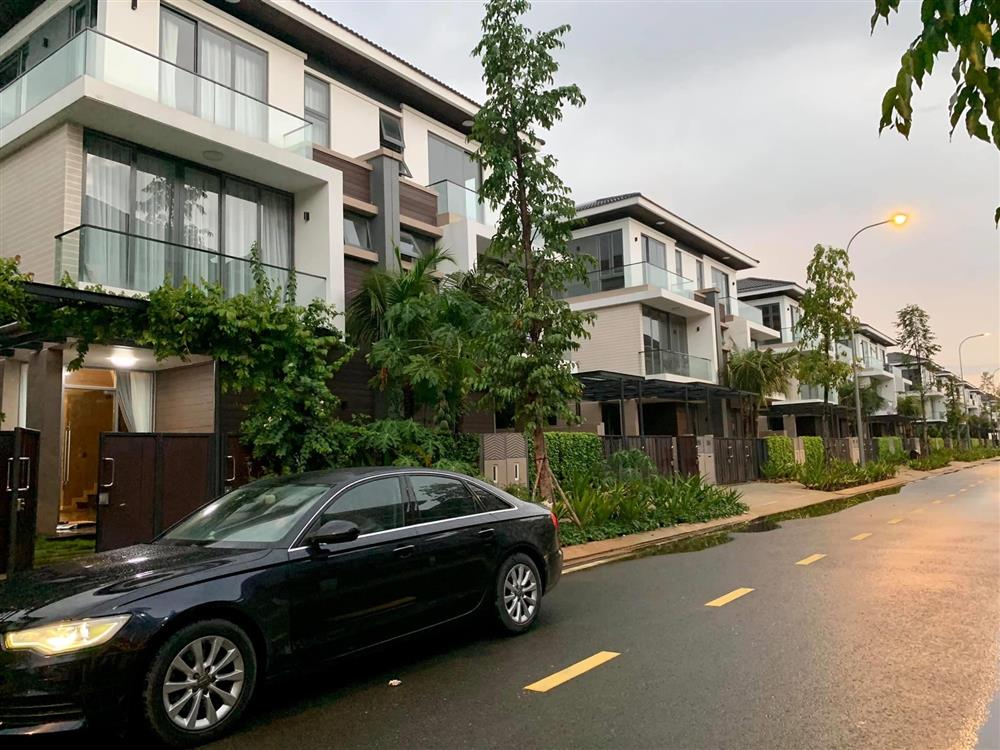 Bên trong căn biệt thự 30 tỷ của nữ hoàng giải trí vừa bị trộm ''ghé thăm&quot; &quot;cuỗm bay&quot; gần 4 tỷ - Ảnh 3.