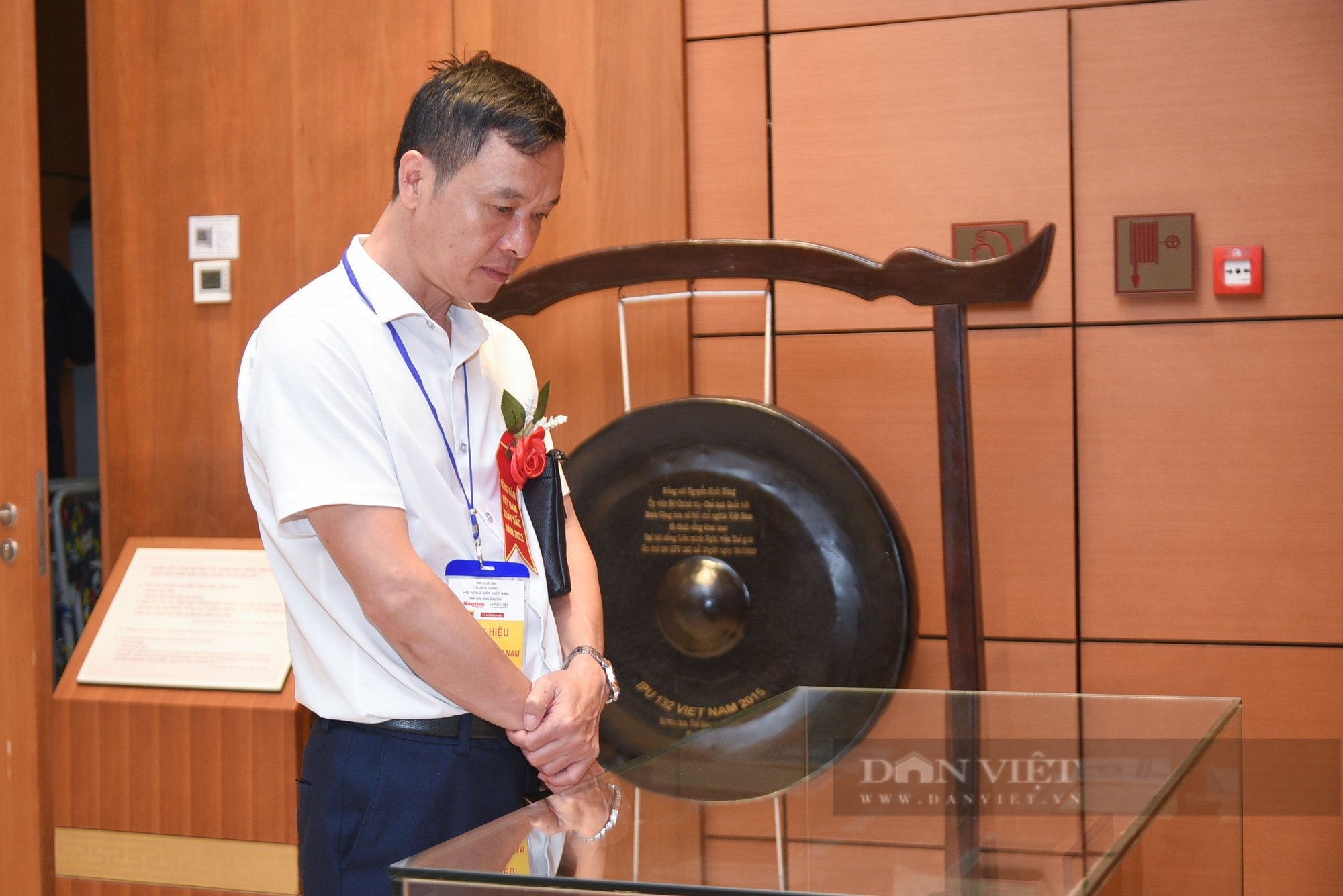 Hình ảnh 100 nông dân xuất sắc 2022 hào hứng thăm quan toà nhà Quốc hội - Ảnh 3.