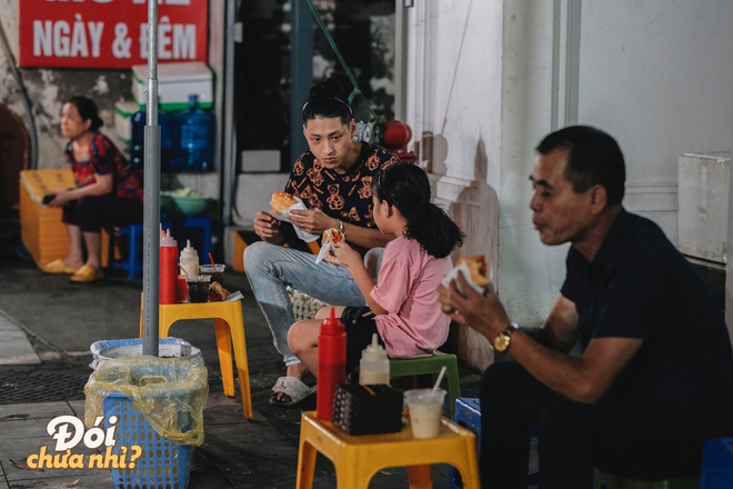 Lấp đầy chiếc bụng đói với 2 món ăn đêm trứ danh ở phố Cao Thắng - Ảnh 3.