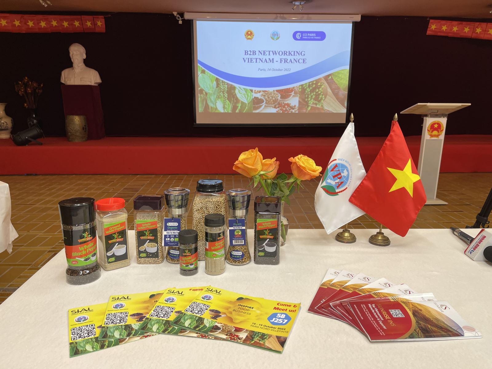 Mang hồ tiêu Việt Nam đến với thị trường Pháp - Ảnh 5. Mang hồ tiêu Việt Nam đến với thị trường Pháp - Ảnh 5.