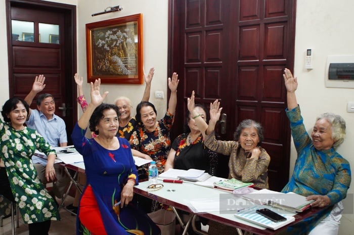 Lớp học tiếng Anh đặc biệt miễn phí của những cụ già giữa lòng Hà Nội - Ảnh 7.