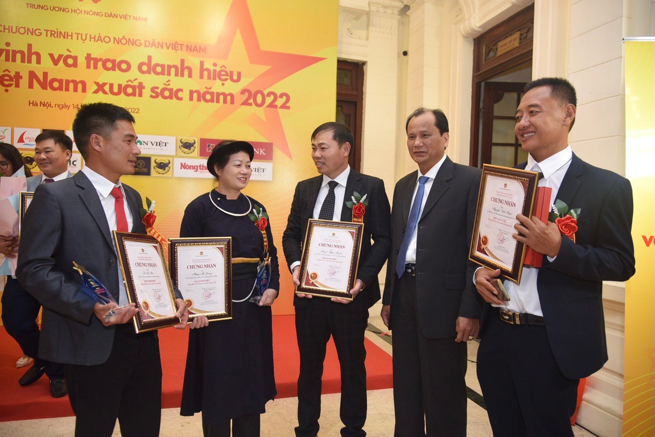 Nông dân Việt Nam xuất sắc là tỷ phú trồng cà phê bắt tay, kết nối bàn chuyện hợp tác làm giàu - Ảnh 4.