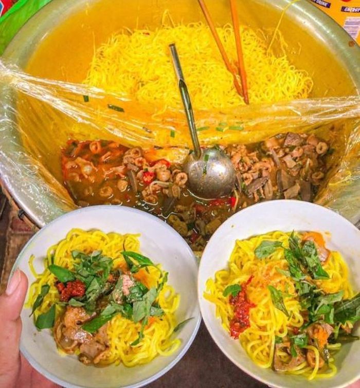 Bún nghệ - Đặc sản lạ lùng có tên &quot;bún trị ho&quot; của người dân xứ Huế - Ảnh 4.