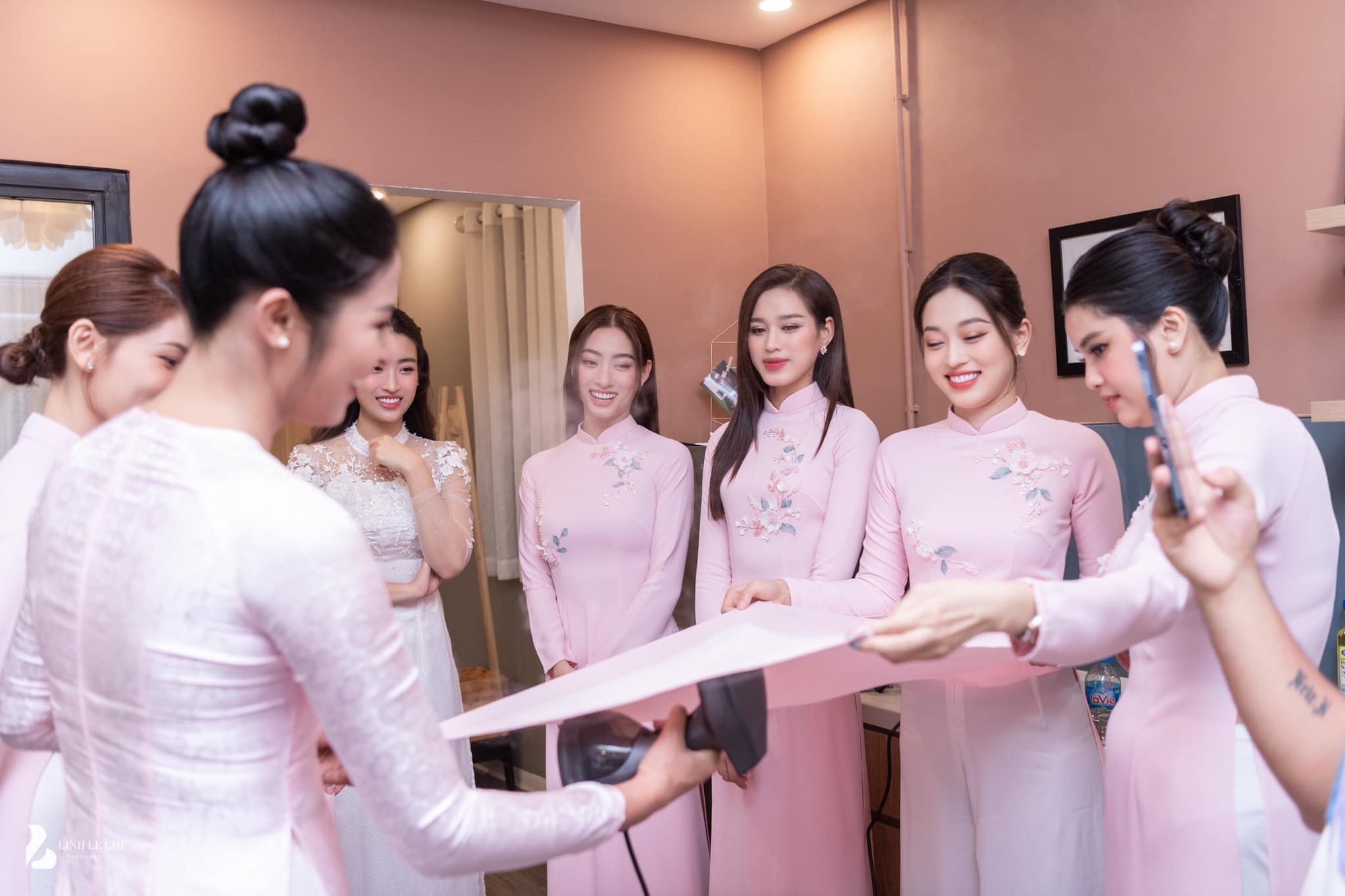 Đám hỏi Hoa hậu Đỗ Mỹ Linh gây &quot;sốt&quot; với dàn bê tráp xinh đẹp &quot;gây thương nhớ&quot; - Ảnh 11.