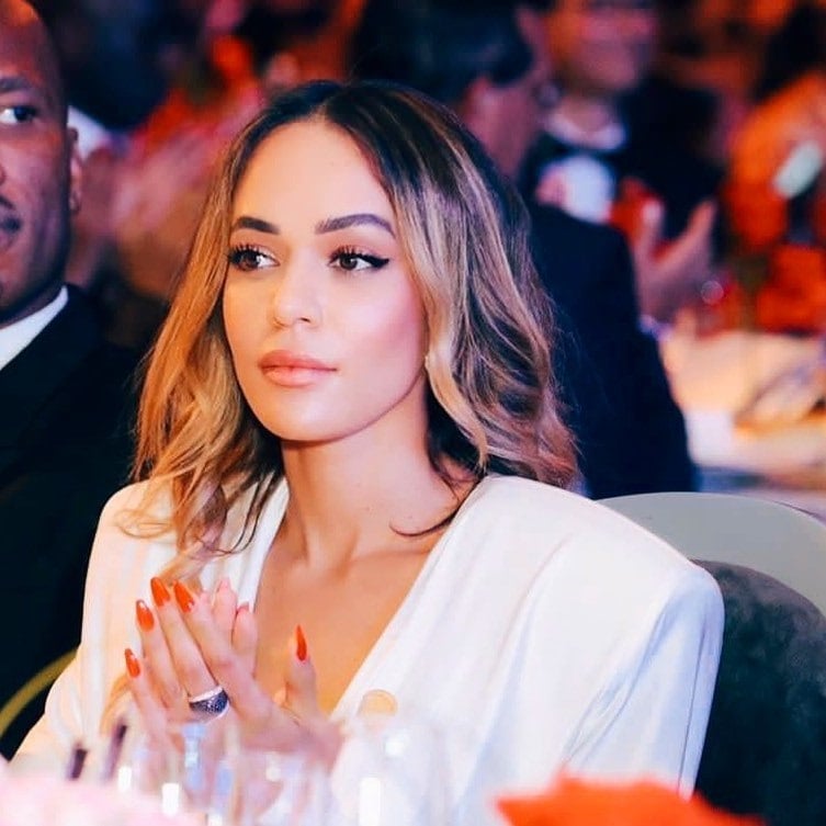 Drogba khiến hậu bối &quot;lác mắt&quot; vì bạn gái xinh đẹp - Ảnh 9.