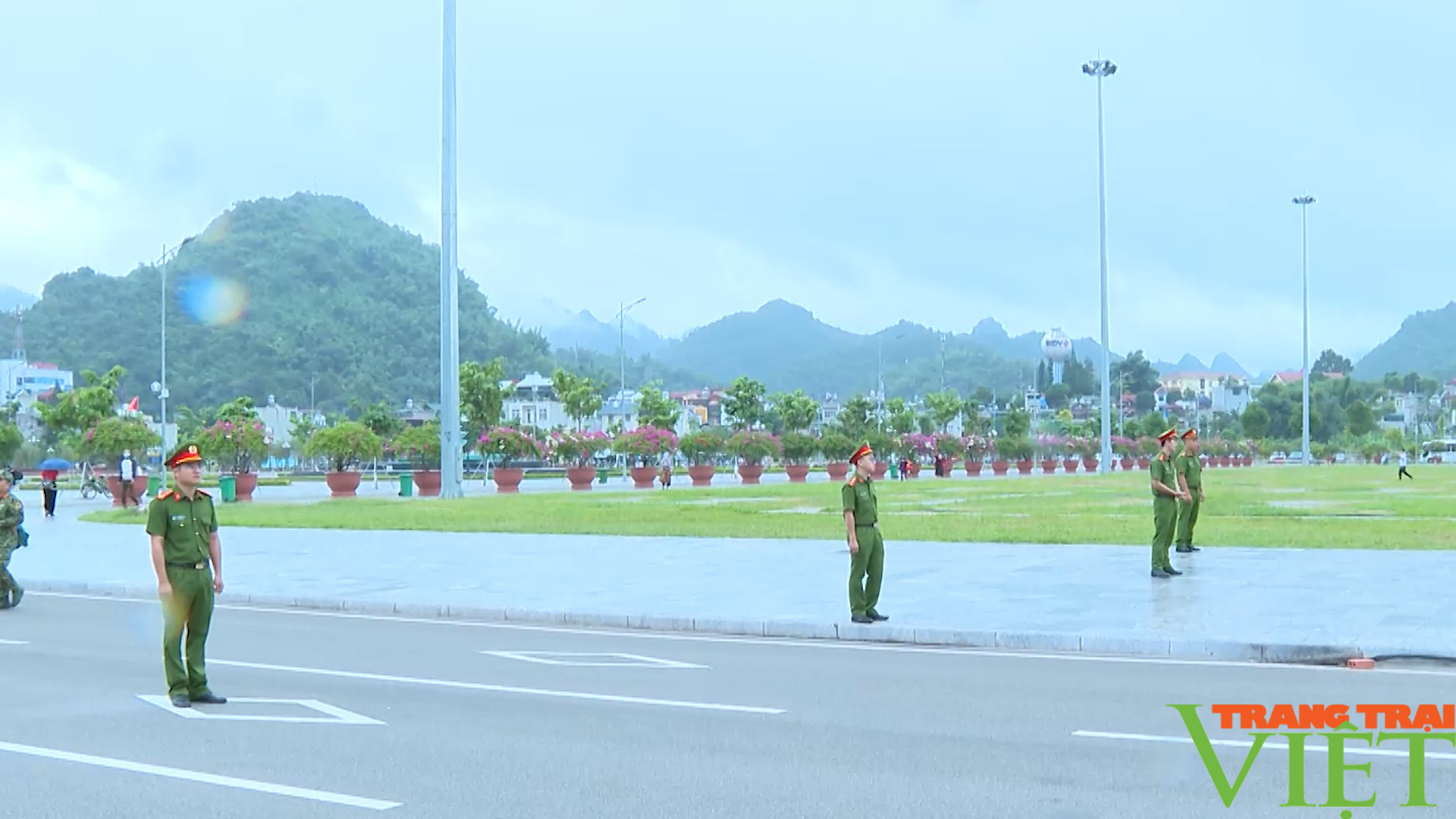 Đảm bảo ANTT Chung kết "Đường lên đỉnh Olympia" điểm cầu Sơn La - Ảnh 4. Đảm bảo ANTT Chung kết "Đường lên đỉnh Olympia" điểm cầu Sơn La - Ảnh 4.