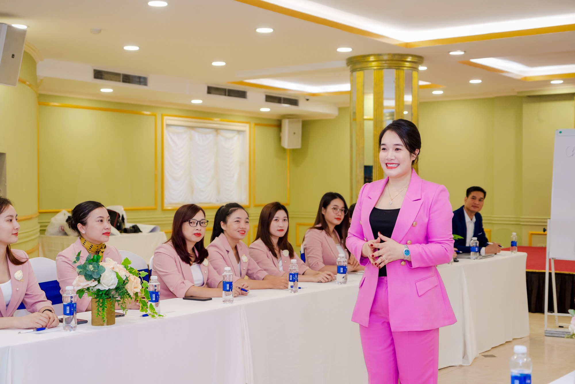  Kỷ niệm ngày 20/10: Làm doanh nhân nữ, sướng hay khổ? - Ảnh 1.
