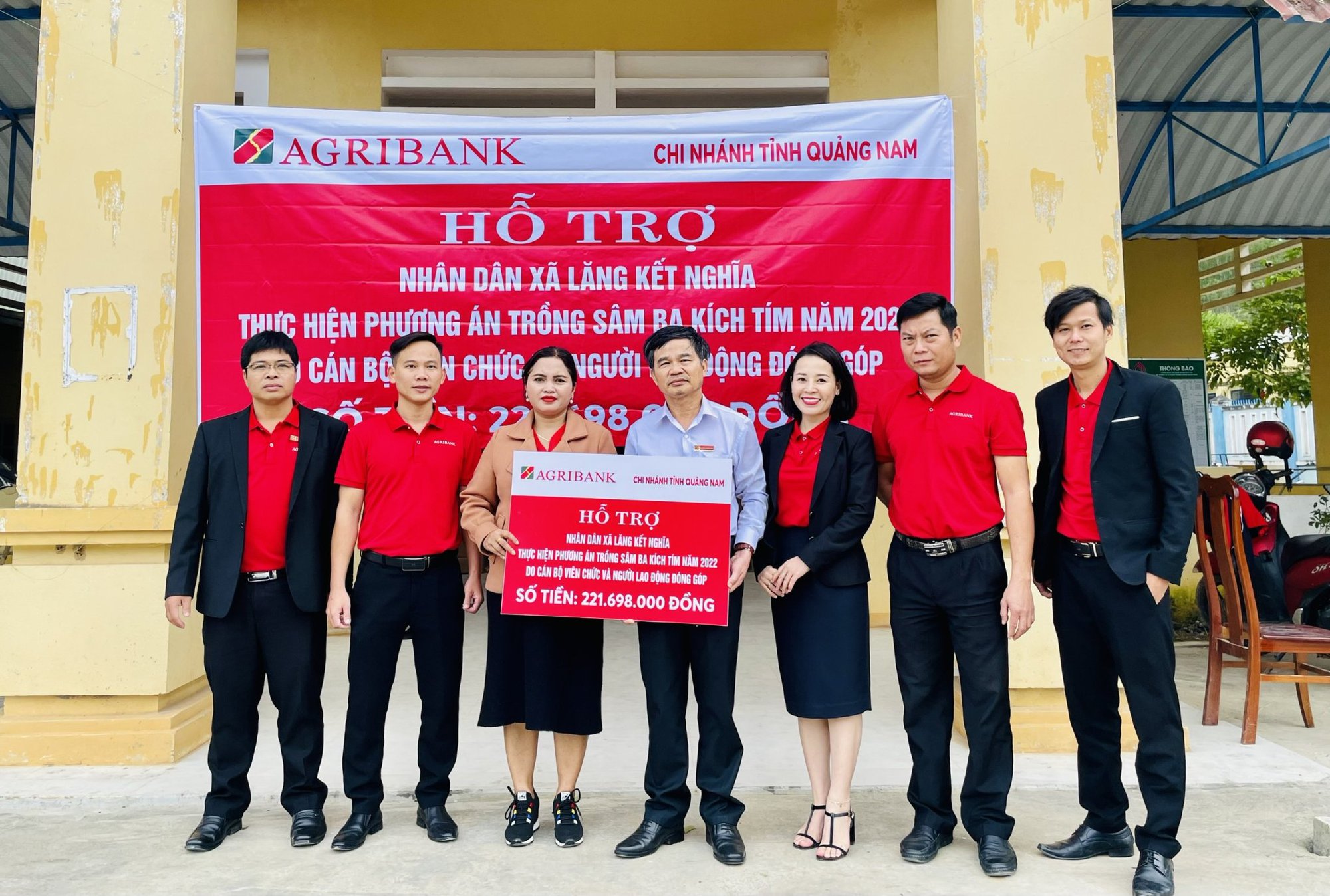 Agribank Quảng Nam trao sinh kế cho người dân xã Lăng kết nghĩa - Ảnh 2.