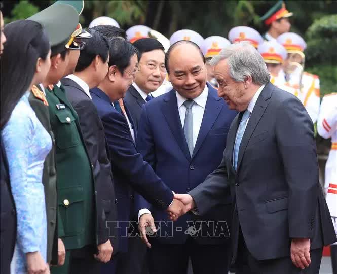 Cận cảnh lễ đón Tổng Thư ký Liên Hiệp Quốc António Guterres thăm Việt Nam - Ảnh 8. Cận cảnh lễ đón Tổng Thư ký Liên Hiệp Quốc António Guterres thăm Việt Nam - Ảnh 8.