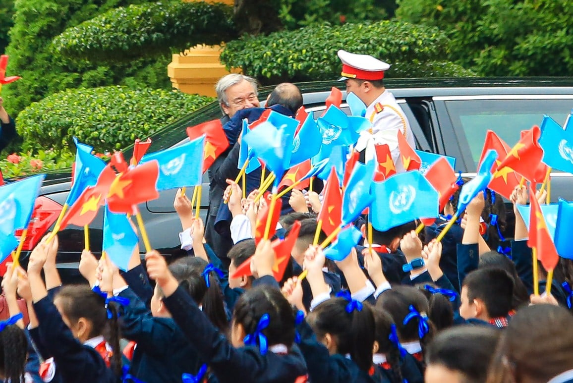Cận cảnh lễ đón Tổng Thư ký Liên Hiệp Quốc António Guterres thăm Việt Nam - Ảnh 3. Cận cảnh lễ đón Tổng Thư ký Liên Hiệp Quốc António Guterres thăm Việt Nam - Ảnh 3.