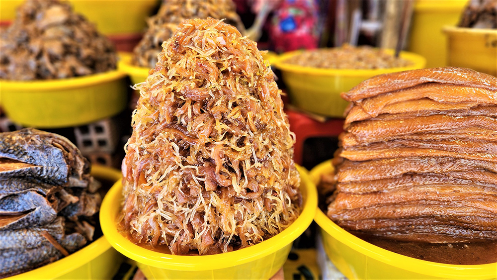 Chợ nào ở miền Tây được mệnh danh là thủ phủ mắm? - Ảnh 3.