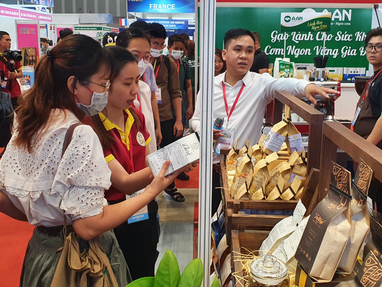 Nhiều đặc sản, sản phẩm OCOP 4-5 sao quy tụ về TP.HCM - Ảnh 6.