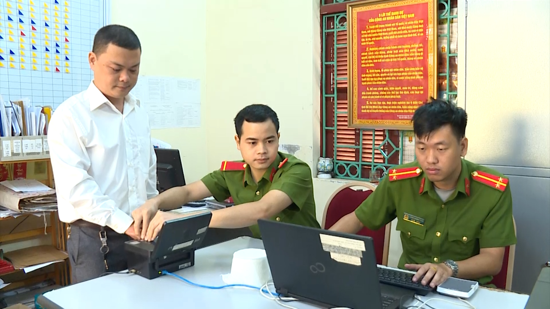 Sơn La: Ngày, đêm hoàn thành chỉ tiêu Luật Cư trú - Ảnh 4. Sơn La: Ngày, đêm hoàn thành chỉ tiêu Luật Cư trú - Ảnh 4.