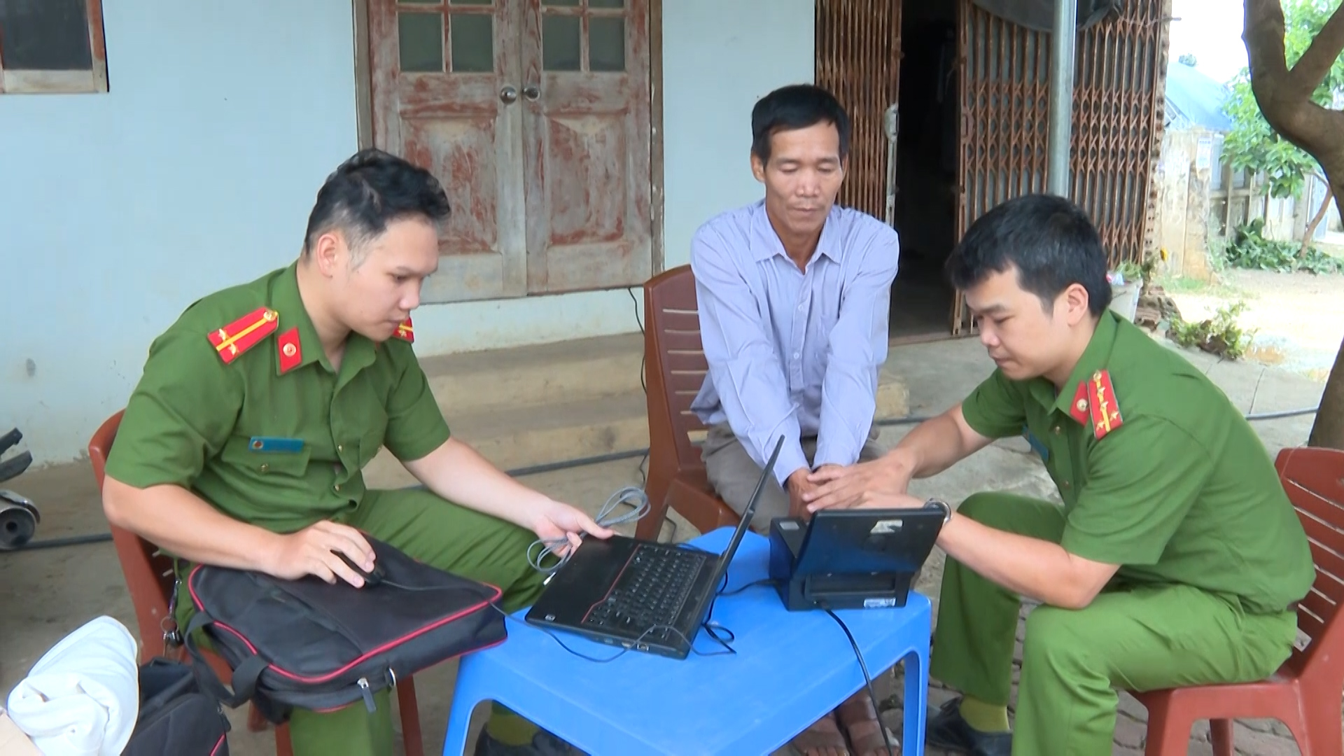 Sơn La: Ngày, đêm hoàn thành chỉ tiêu Luật Cư trú - Ảnh 10. Sơn La: Ngày, đêm hoàn thành chỉ tiêu Luật Cư trú - Ảnh 10.