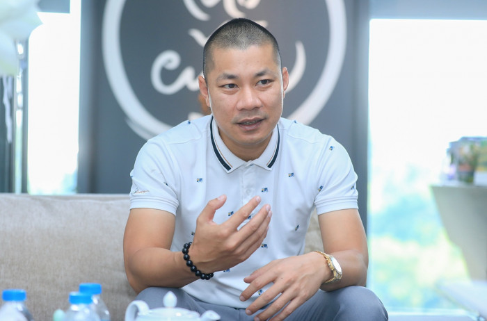 Từ kỹ sư giao thông thành ông chủ nhãn hàng thời trang - Ảnh 1. Từ kỹ sư giao thông thành ông chủ nhãn hàng thời trang - Ảnh 1.