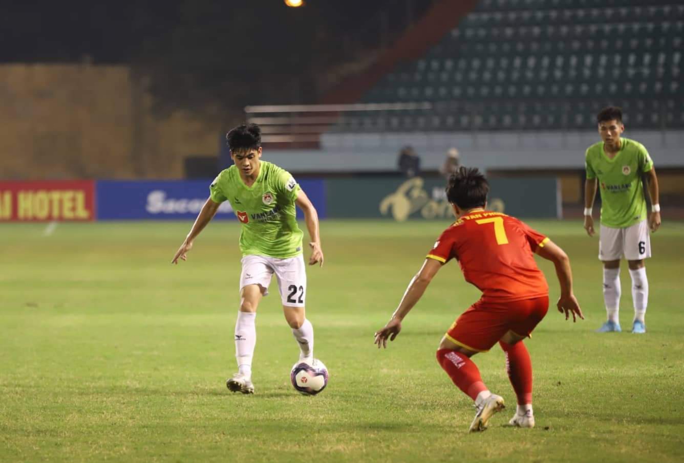 Trọng tài rút &quot;mưa thẻ&quot; trong trận CAND hạ Phố Hiến, thăng hạng V.League  - Ảnh 1.