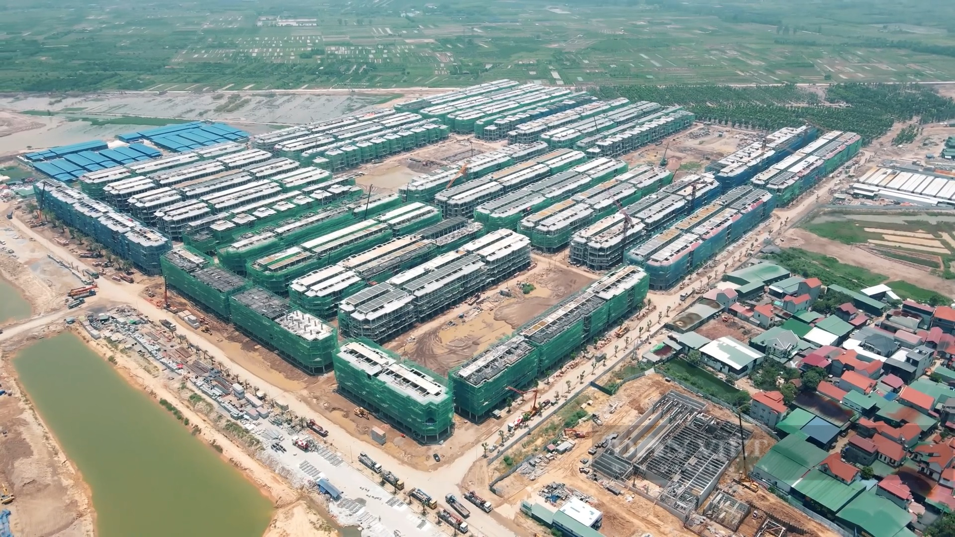Phân khúc bất động sản cao cấp với nguồn cung dồi dào phục vụ nhu cầu các nhà đầu tư có tiềm lực (Ảnh: TN) Phân khúc bất động sản cao cấp với nguồn cung dồi dào phục vụ nhu cầu các nhà đầu tư có tiềm lực (Ảnh: TN)