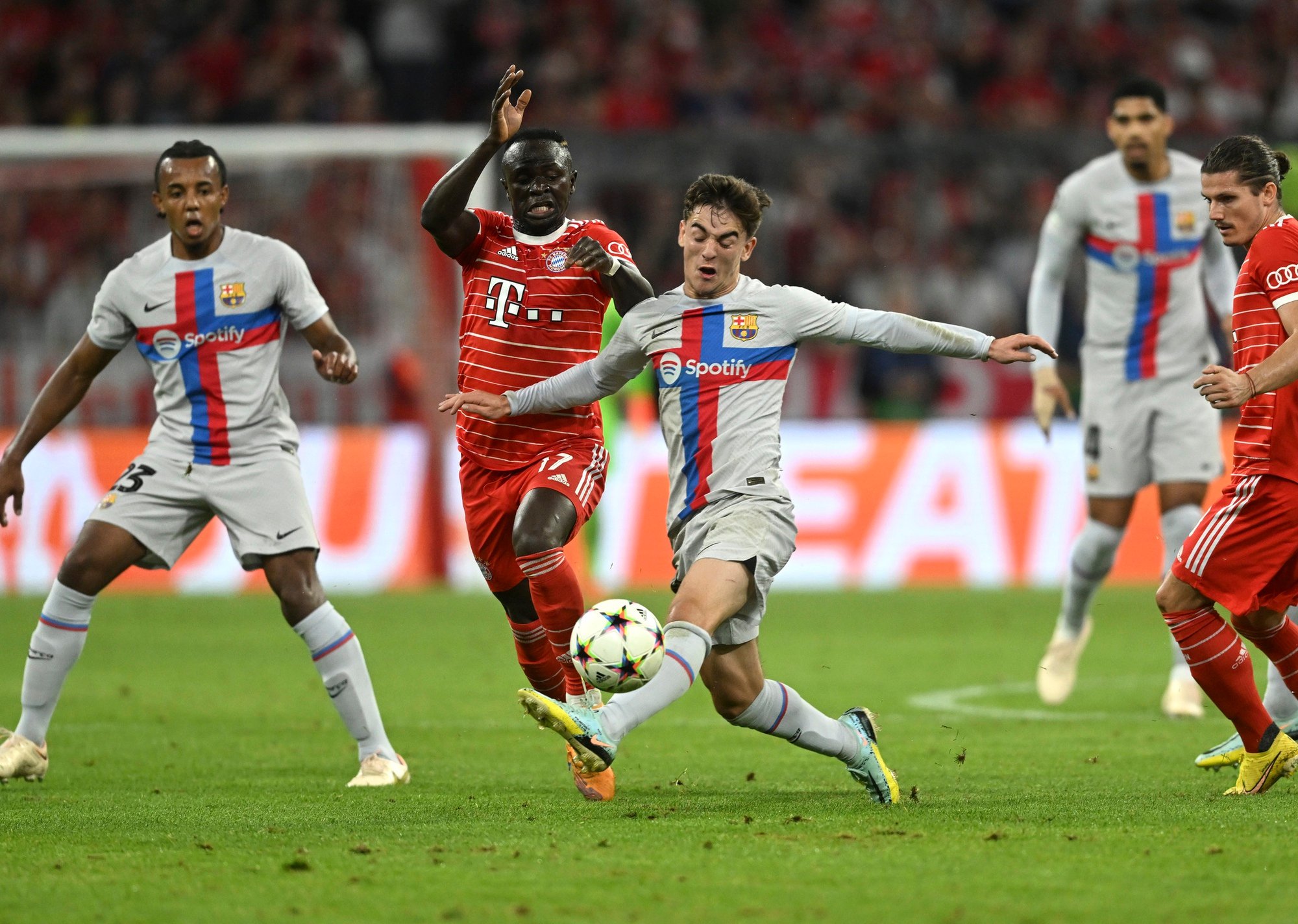 Soi kèo, tỷ lệ cược Barca vs Bayern Munich: Chủ nhà sẽ thắng? - Ảnh 2.