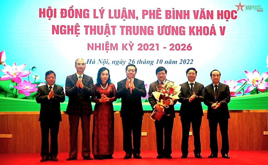 Ra mắt Hội đồng Lý luận, phê bình, văn học, nghệ thuật Trung ương nhiệm kỳ 2021 – 2026 - Ảnh 3.