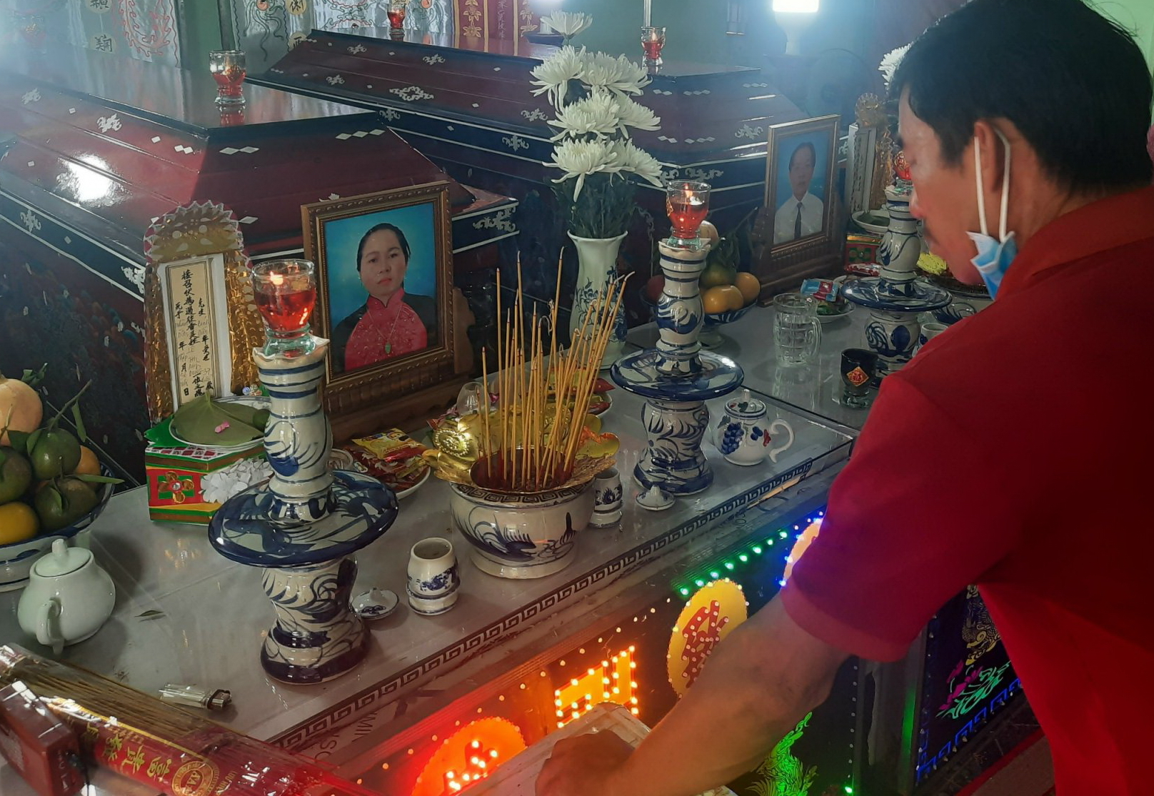 Vụ TNGT liên hoàn giữa 3 xe tải ở Bình Thuận: Chồng tử vong theo vợ bỏ lại 3 con thơ - Ảnh 3.
