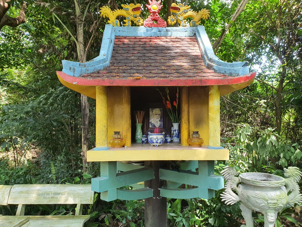 Khu di tích mộ bác sĩ Yersin ở Khánh Hòa - Ảnh 6.