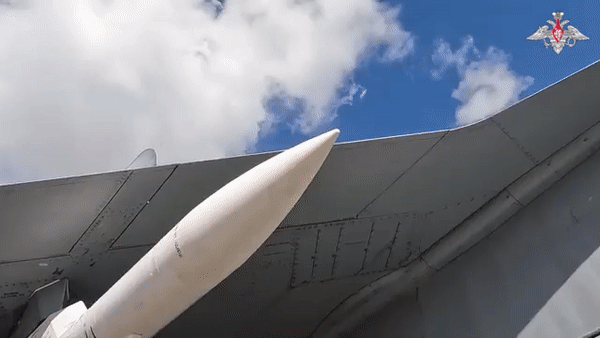 Tiêm kích MiG-31 Nga đã bắn rơi cường kích Su-24 Ukraine thế nào? - Ảnh 24.