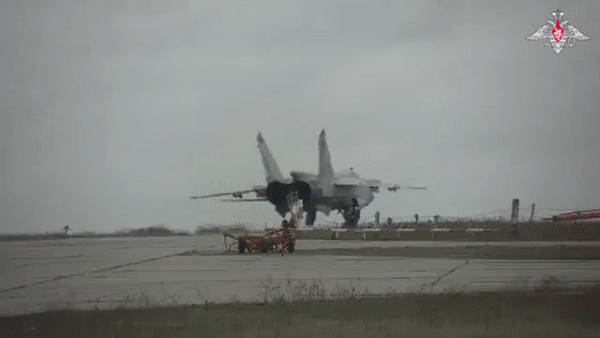 Tiêm kích MiG-31 Nga đã bắn rơi cường kích Su-24 Ukraine thế nào? - Ảnh 5.