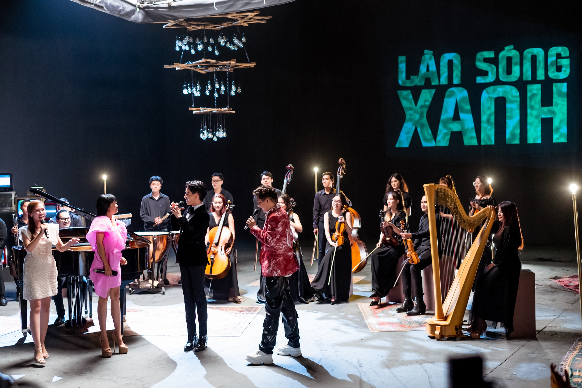 Xúc động khi nghe lại &quot;Một thời đã xa&quot; với những bản hit Làn sóng xanh  - Ảnh 1.