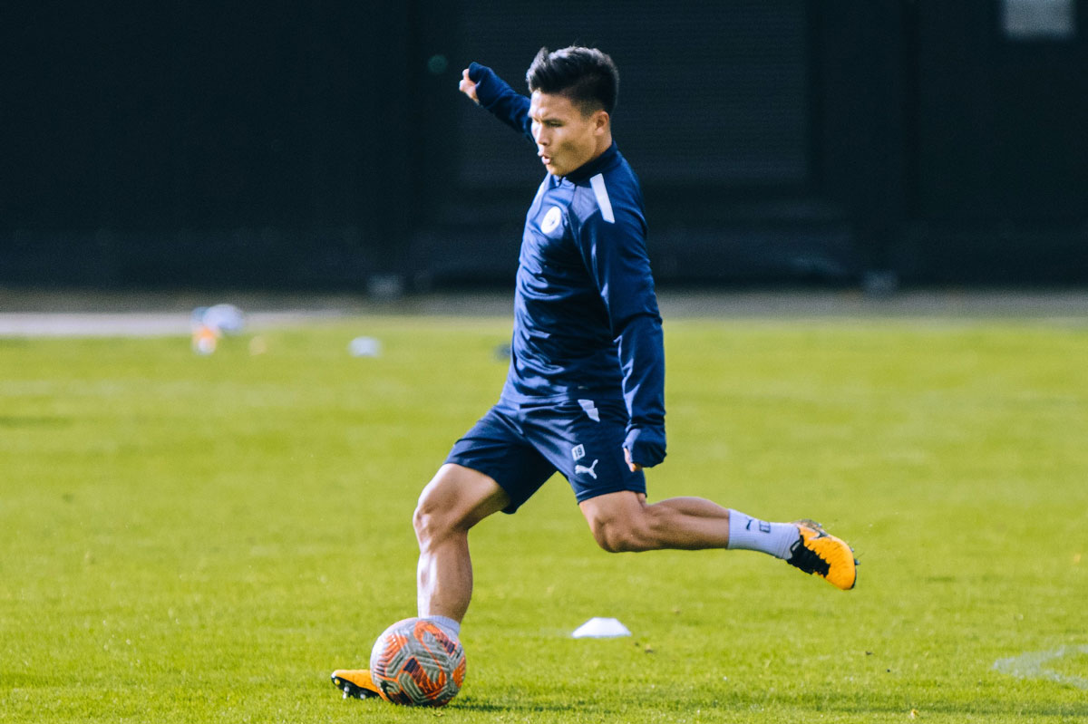 Tin tối (29/10): HLV Pau FC báo tin buồn cho Quang Hải - Ảnh 1.