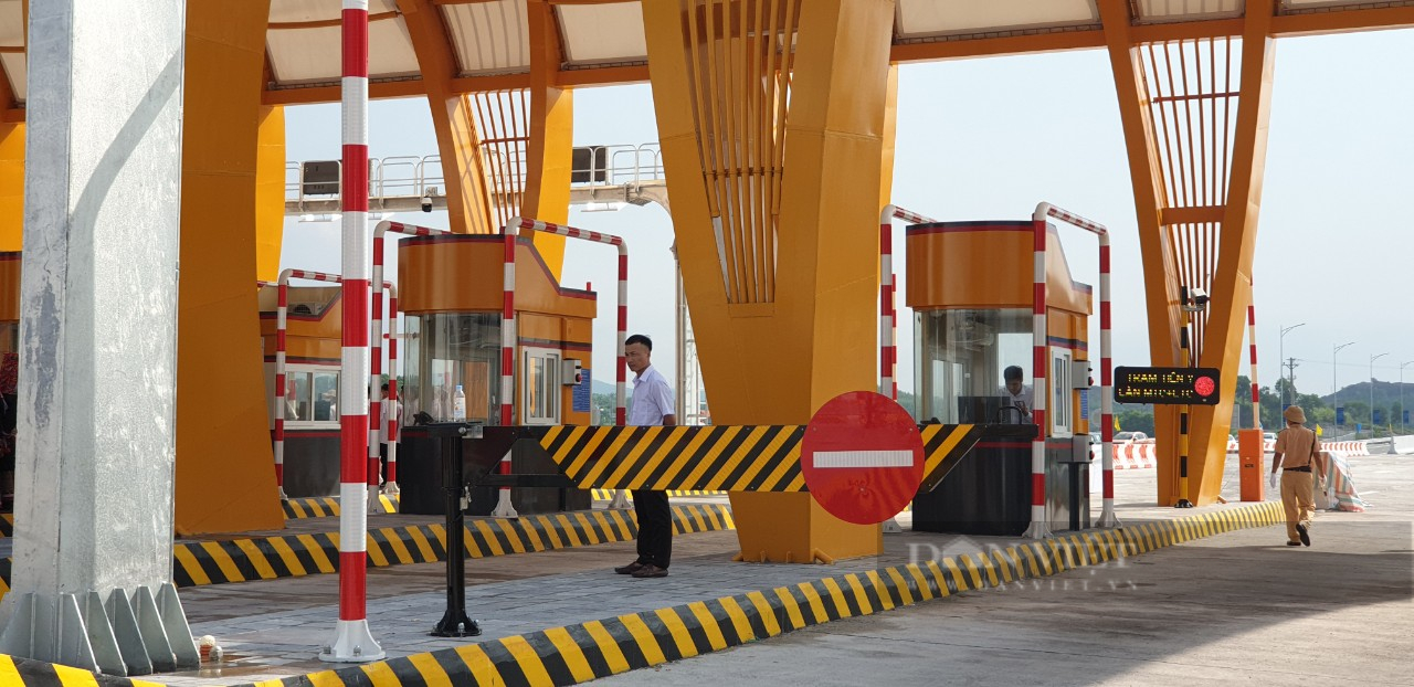 Cao tốc Tiên Yên - Móng Cái chuẩn bị thu phí sau 1 tháng thử nghiệm - Ảnh 1. Cao tốc Tiên Yên - Móng Cái chuẩn bị thu phí sau 1 tháng thử nghiệm - Ảnh 1.