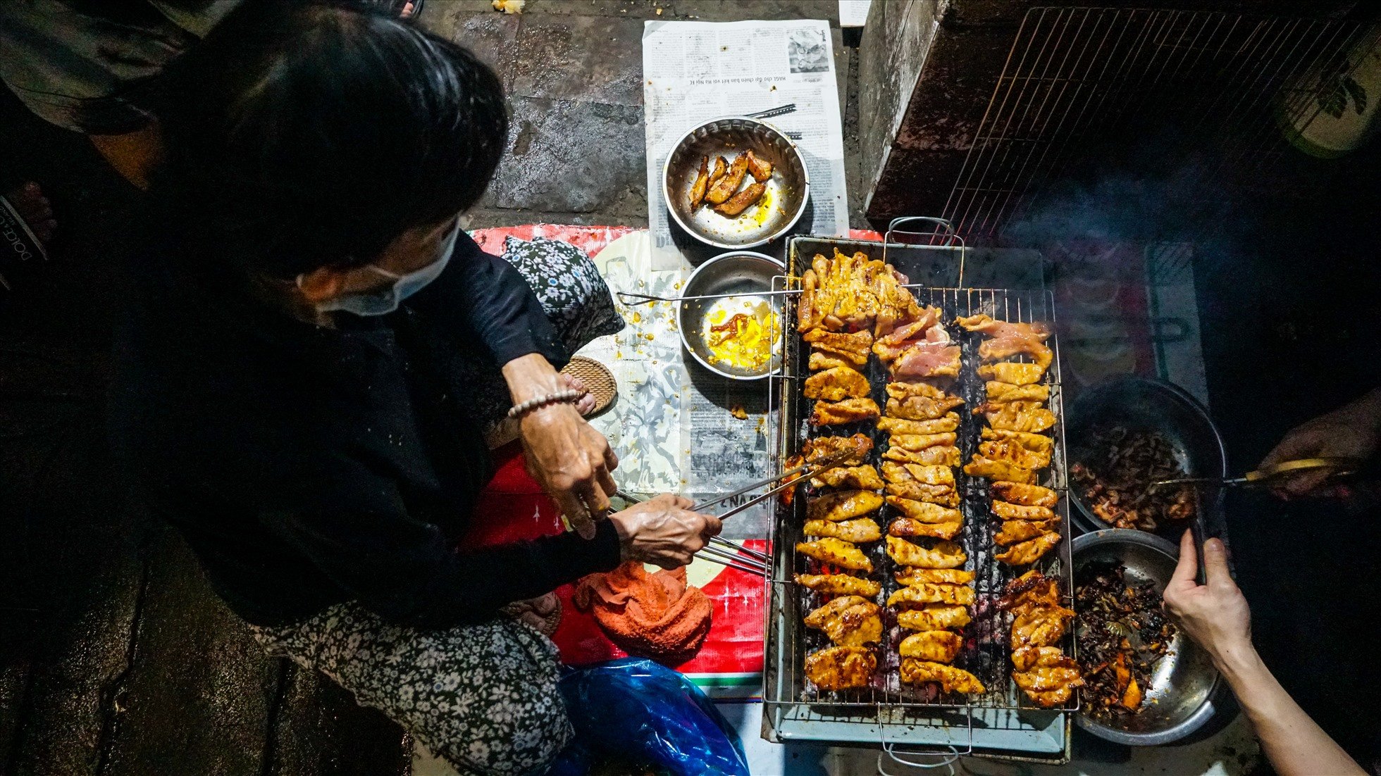 Về Cần Thơ thưởng thức bánh mì &quot;âm phủ&quot; nức tiếng - Ảnh 3.