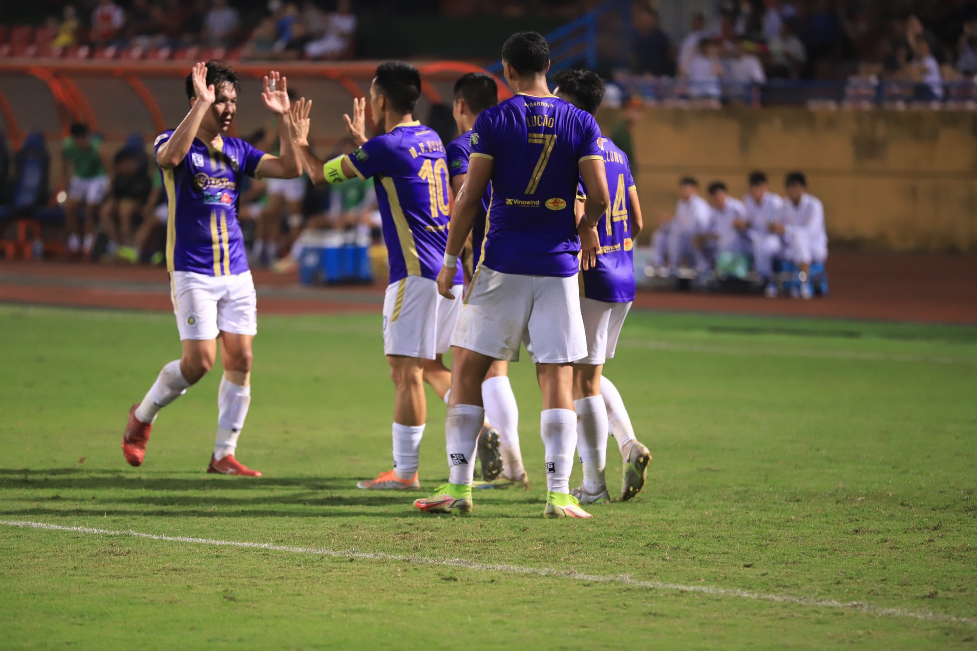 Kết quả vòng 22 V.League 2022: Đại thắng &quot;3 sao&quot; trước SHB.Đà Nẵng, CLB Hà Nội vững ngôi đầu - Ảnh 3.