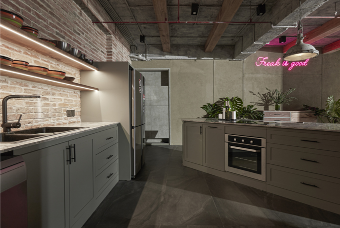 Ngắm căn penthouse giá trị của cặp vợ chồng ca sĩ không có kế hoạch sinh con - Ảnh 12.