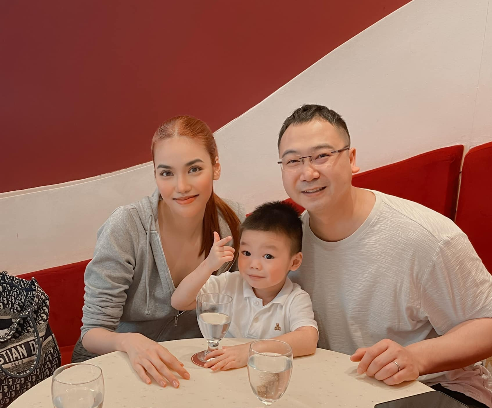 Điểm chung đặc biệt trong cuộc sống của dàn HLV The Face mùa 1: Lan Khuê, Phạm Hương, Hà Hồ sau 6 năm - Ảnh 6.