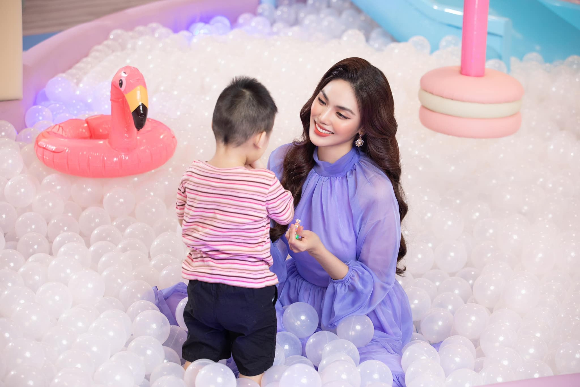 Điểm chung đặc biệt trong cuộc sống của dàn HLV The Face mùa 1: Lan Khuê, Phạm Hương, Hà Hồ sau 6 năm - Ảnh 4.