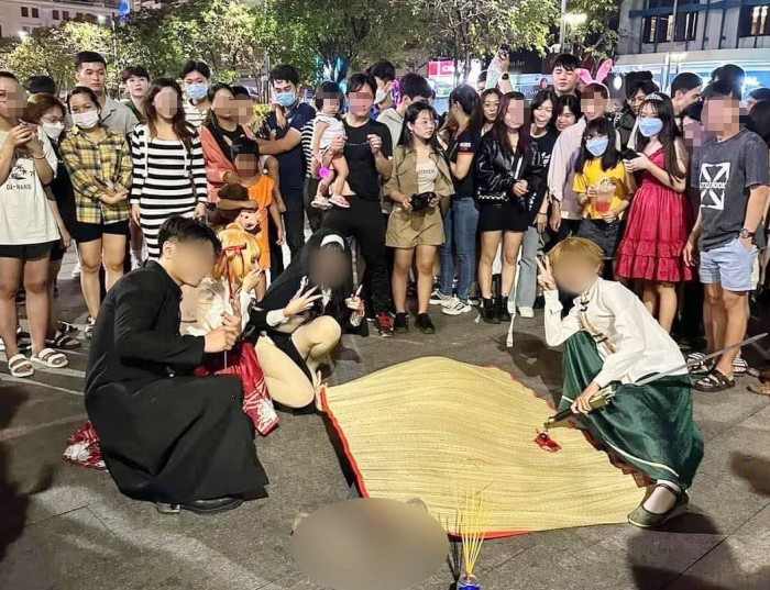 Nên cấm tổ chức Halloween trong trường học vì hình ảnh ma quỷ, rùng rợn, phi giáo dục? - Ảnh 2.