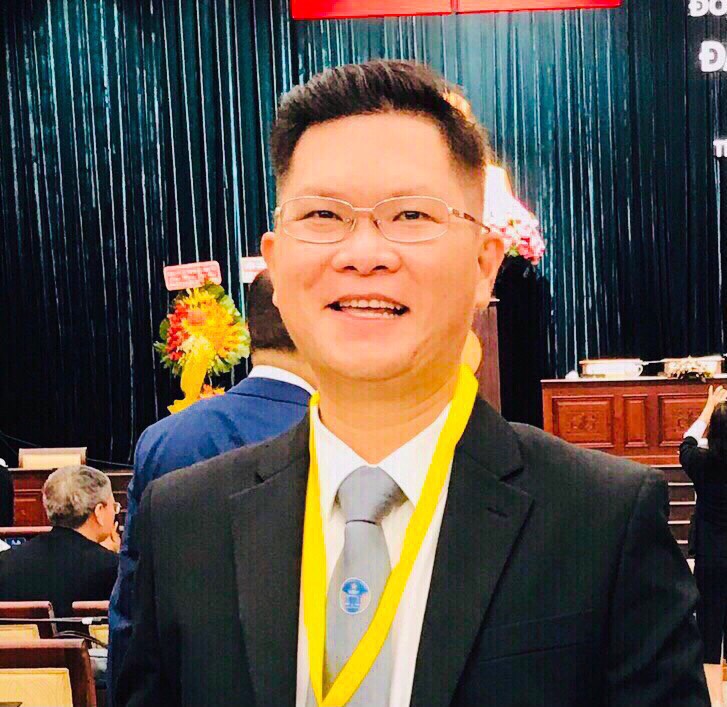 Vụ nhóm thanh niên cầm vật giống khẩu súng dọa bắn bể đầu người dân: Súng thật có thể phạt tù - Ảnh 4.