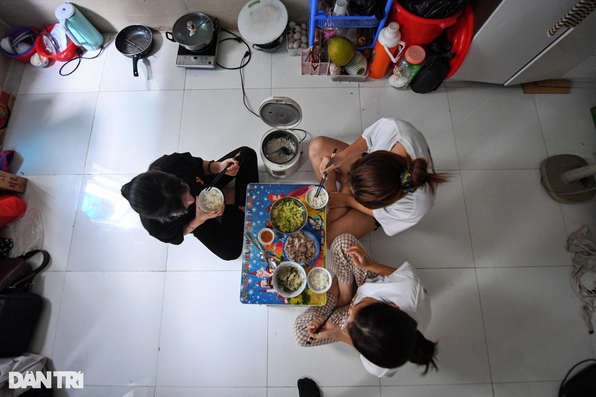 Cuộc sống thuê trọ trong các biệt thự triệu USD bỏ hoang ở Hà Nội - Ảnh 14.