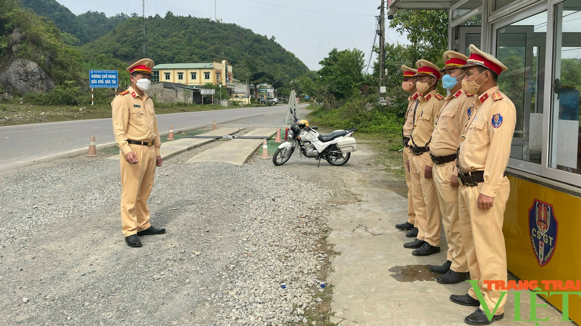 Người Chiến sỹ Công an yêu nghề, nhiệt huyết với công việc - Ảnh 2. Người Chiến sỹ Công an yêu nghề, nhiệt huyết với công việc - Ảnh 2.