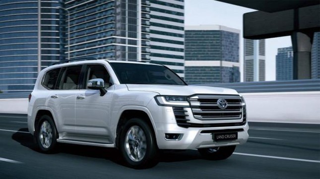 Toyota Land Cruiser 2022 tăng giá bán niêm yết tại Việt Nam  - Ảnh 2.