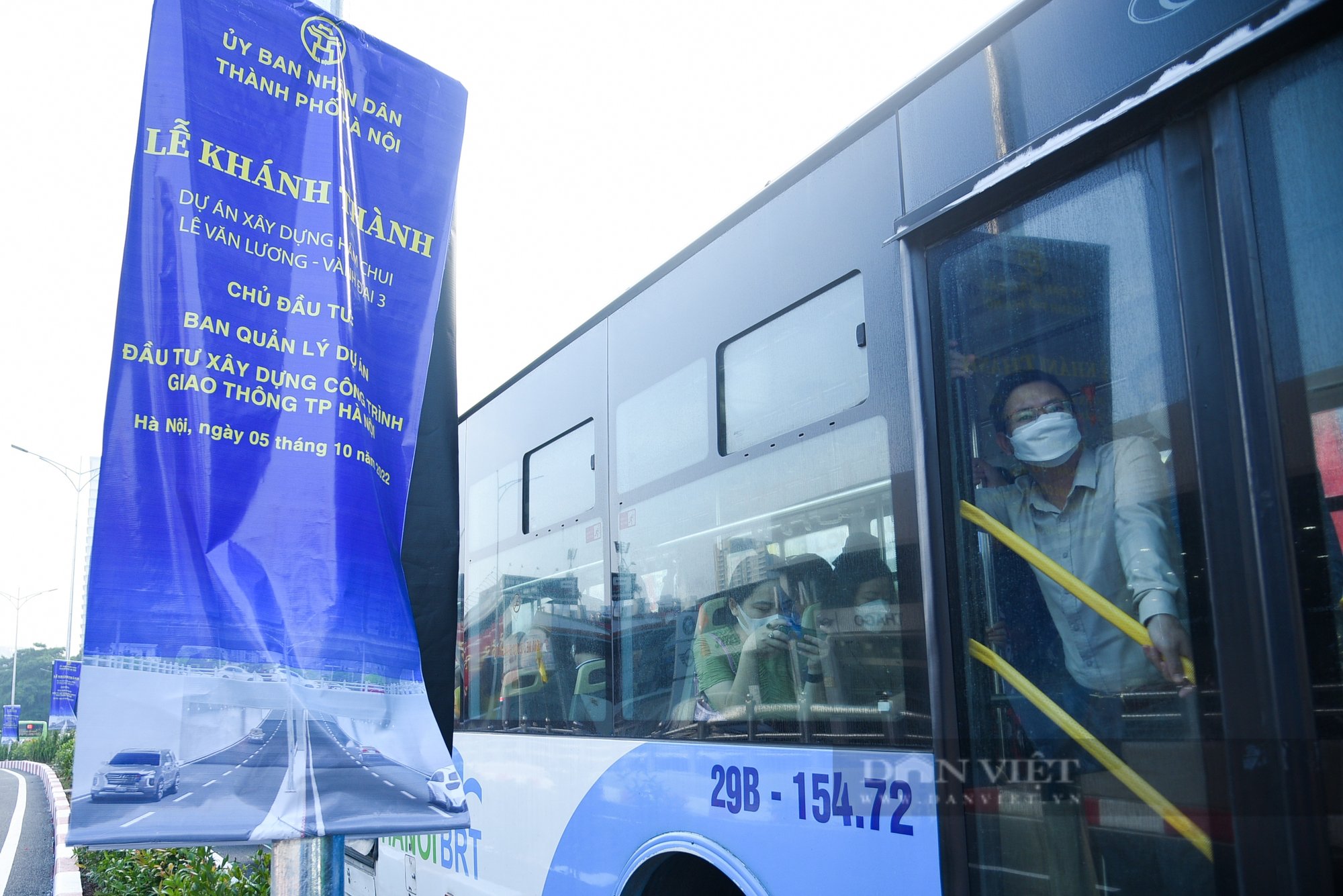 Hầm chui Lê Văn Lương xảy ra ùn tắc ngay trong ngày đầu tiên thông xe - Ảnh 13.