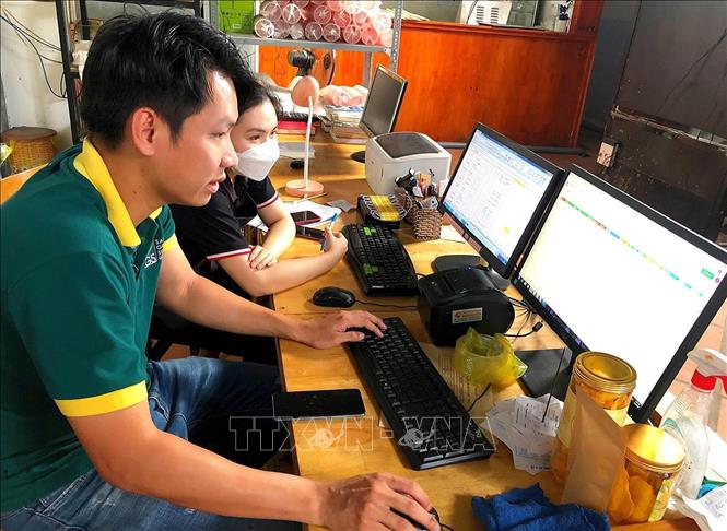 Xoài sấy muối ớt và giấc mơ đưa sản vật địa phương đi xa của nhóm bạn trẻ ở Cam Lâm - Ảnh 1. Xoài sấy muối ớt và giấc mơ đưa sản vật địa phương đi xa của nhóm bạn trẻ ở Cam Lâm - Ảnh 1.