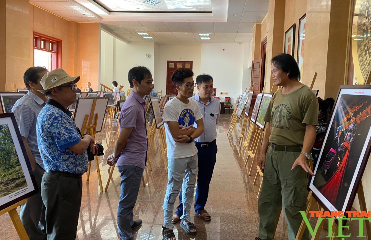 Triển lãm ảnh nghệ thuật cấp Quốc gia sẽ diễn ra ở Lai Châu - Ảnh 3. Triển lãm ảnh nghệ thuật cấp Quốc gia sẽ diễn ra ở Lai Châu - Ảnh 3.