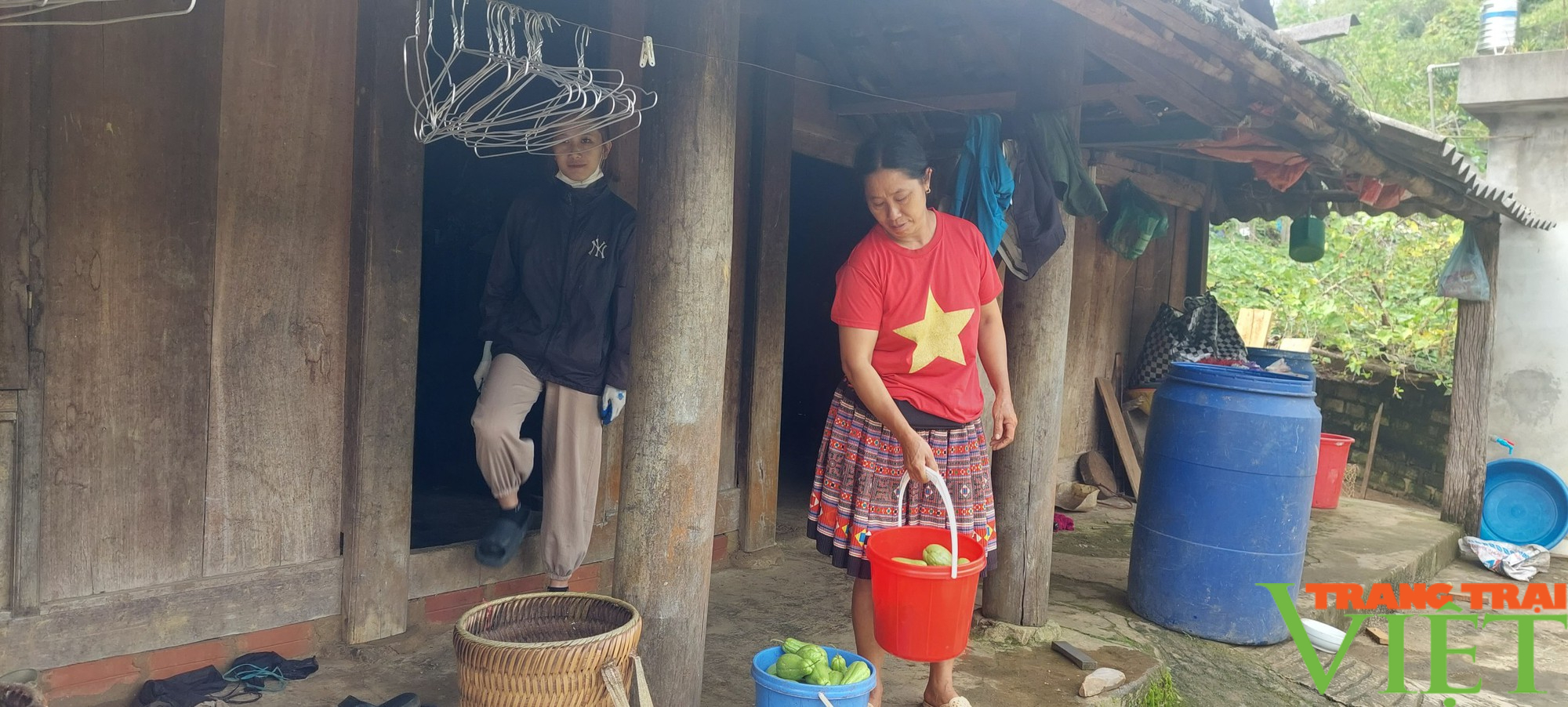 Nỗi đau người mẹ dân tộc Mông mất cả con lẫn cháu ở Sơn La - Ảnh 1. Nỗi đau người mẹ dân tộc Mông mất cả con lẫn cháu ở Sơn La - Ảnh 1.