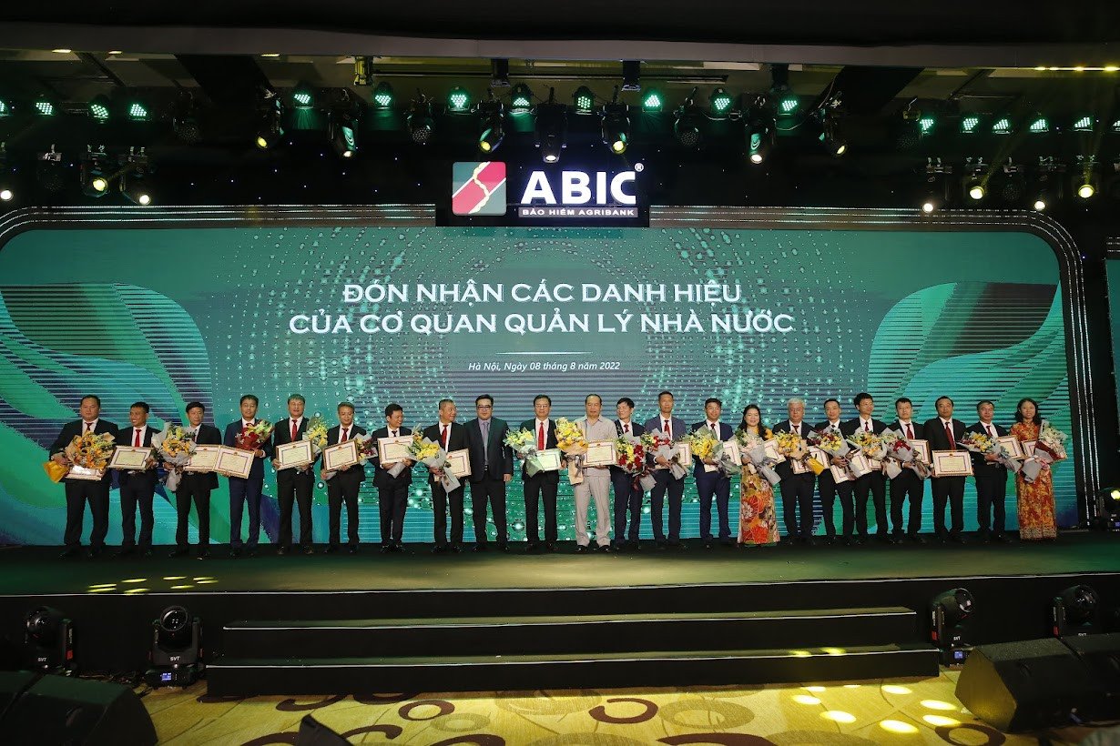 Bảo hiểm Agribank công bố Quyết định chuẩn y chức danh Bí thư Đảng ủy nhiệm kỳ 2020-2025 - Ảnh 2.