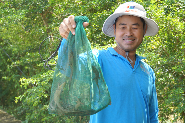 Mùa nước nổi miền Tây, lang thang bụi rậm, gò đất cao câu rắn mối, nhà giàu mới có tiền mua ăn - Ảnh 5.