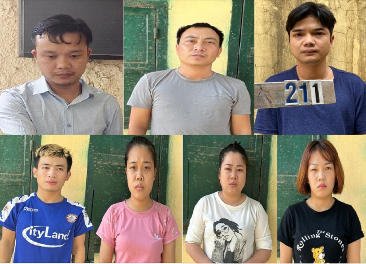 Lập công ty “ma”, bán giấy tờ giả của ủy ban và công an cấp xã - Ảnh 1.