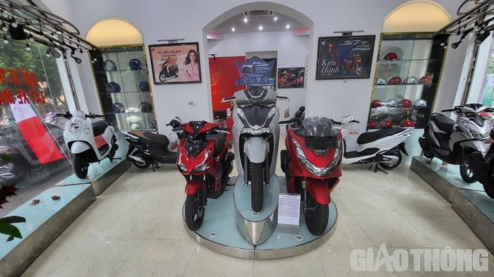 Giá xe máy Honda tháng 10/2022: Tiếp tục khan hàng tăng giá - Ảnh 1.
