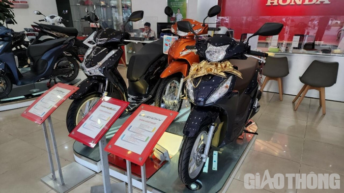 Giá xe máy Honda tháng 10/2022: Tiếp tục khan hàng tăng giá - Ảnh 2.